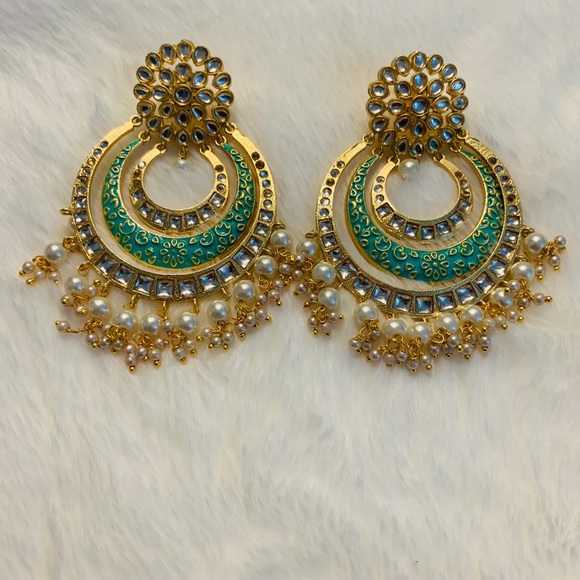 Green Style Kundan Chandbali Earrings - Picture 2 of 5